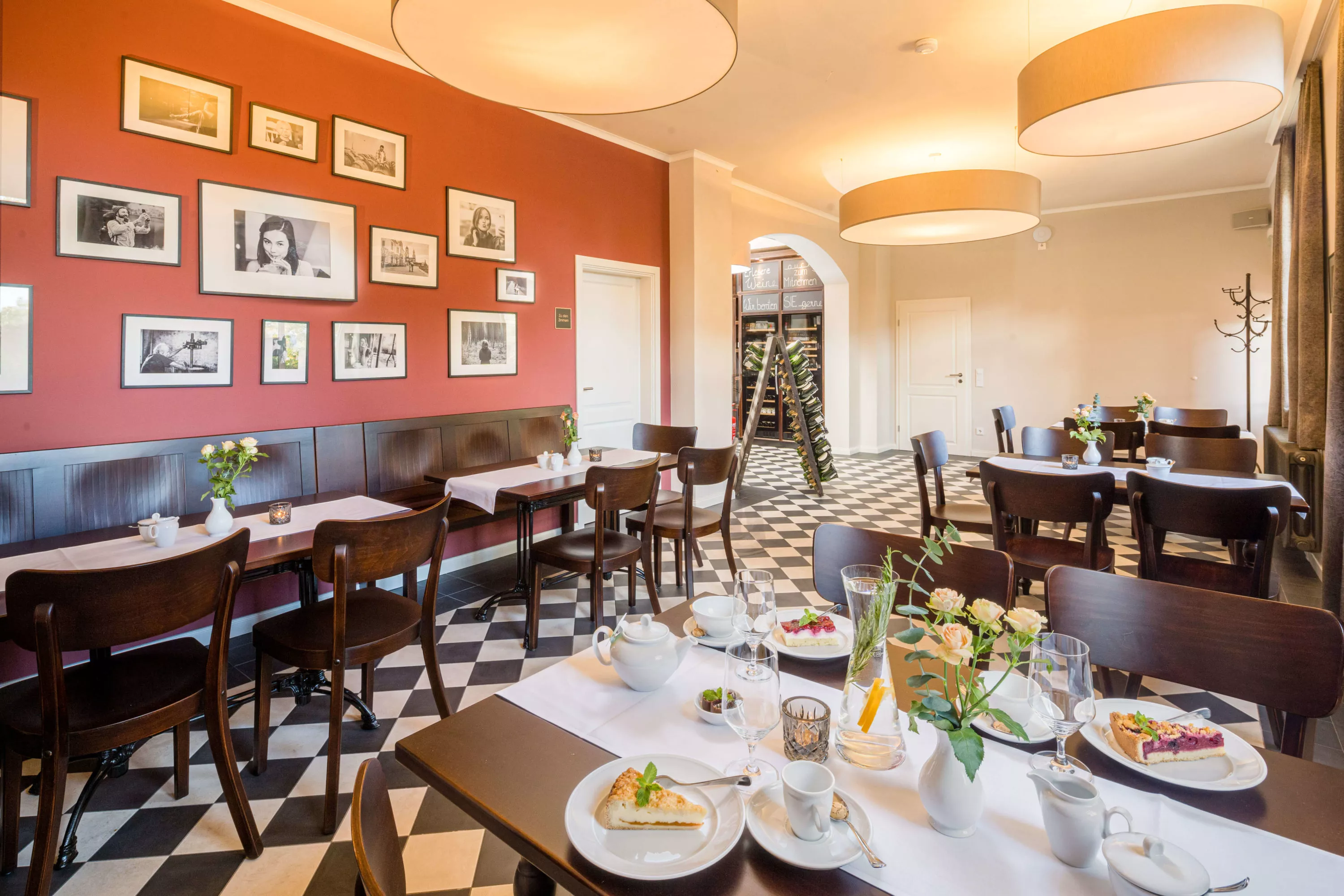 Bistro: Image of a bistro room